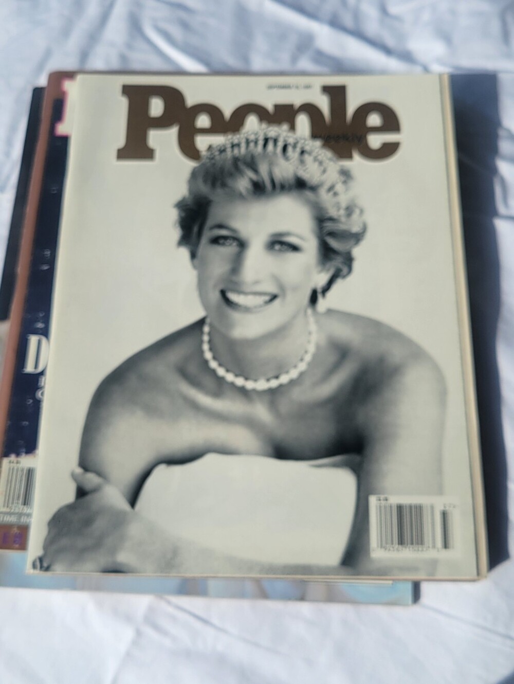 3 PRINCESS DIANA memorabilia magazines 1997
